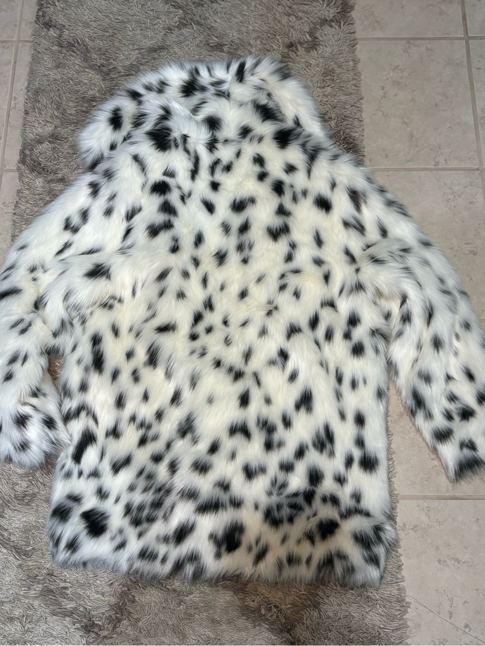 ASOS Brand New With Tags Snow Leopard/Dalmatian Fluffy Faux Fur Jacket Size 6 - Picture 10 of 11